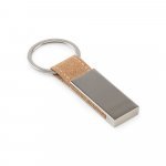 GOSLING. Conjunto composto por um porta-cart&otilde;es e chaveiro, ambos em metal e corti&ccedil;a - Natural