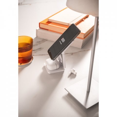 BROGLIE. Carregador magn&eacute;tico por indu&ccedil;&atilde;o super-r&aacute;pido, dobr&aacute;vel, que permite carregar tr&ecirc;s dispositivos simultaneamente, em ABS 100% reciclado