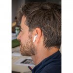 COBAIN. Fones de ouvido wireless com autonomia de 5h (300 mAh), em ABS 100% reciclado e bambu