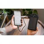 DAY. Bateria port&aacute;til solar com painel solar e LED em ABS (2.000 mAh)