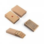 FISCHER. Baralho de 54 cartas cl&aacute;ssicas em papel kraft